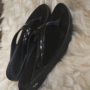 Oofos Black Sandals Womens 40 (9)